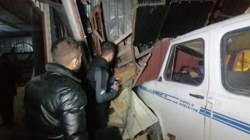 Fırtına kafesleri devirdi, güvercinler telef oldu