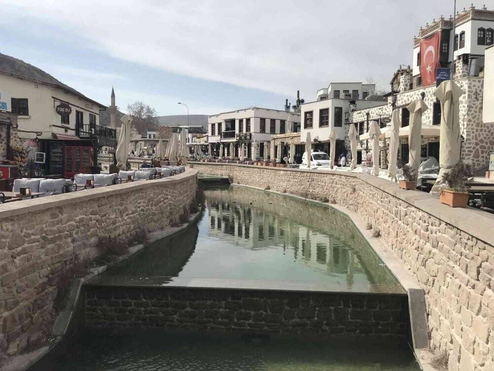 Geçen yıl kar altındaki tarihi Sille bu yıl kara hasret