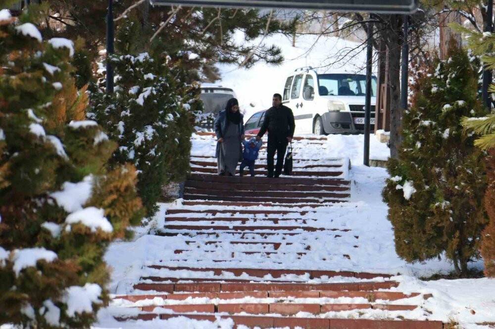 Kapalı yol haberlerine sevindiler