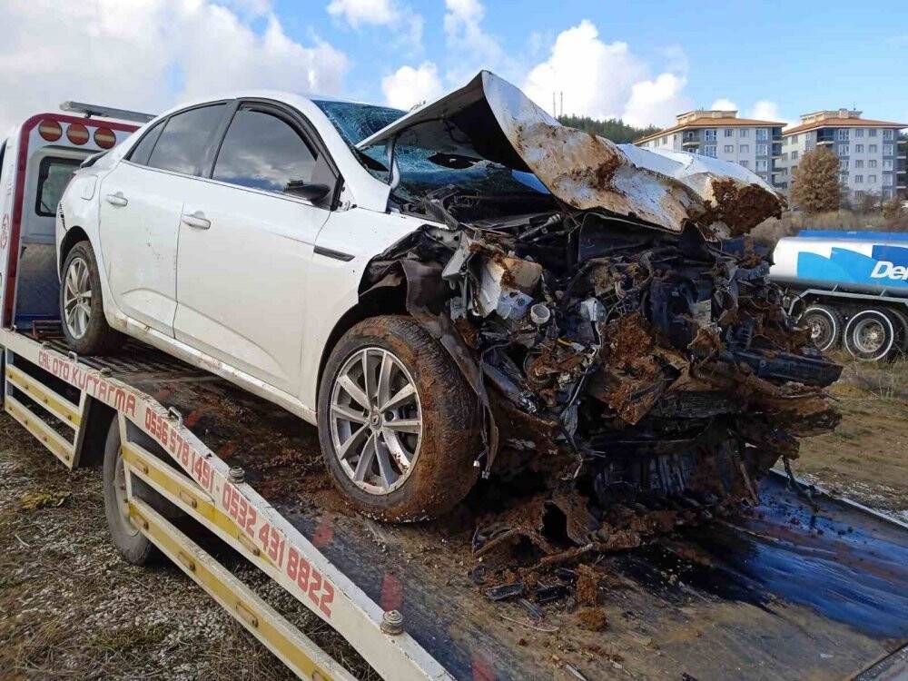 Kontrolden çıktı köprüden yere çakıldı: 1 ölü, 2 yaralı