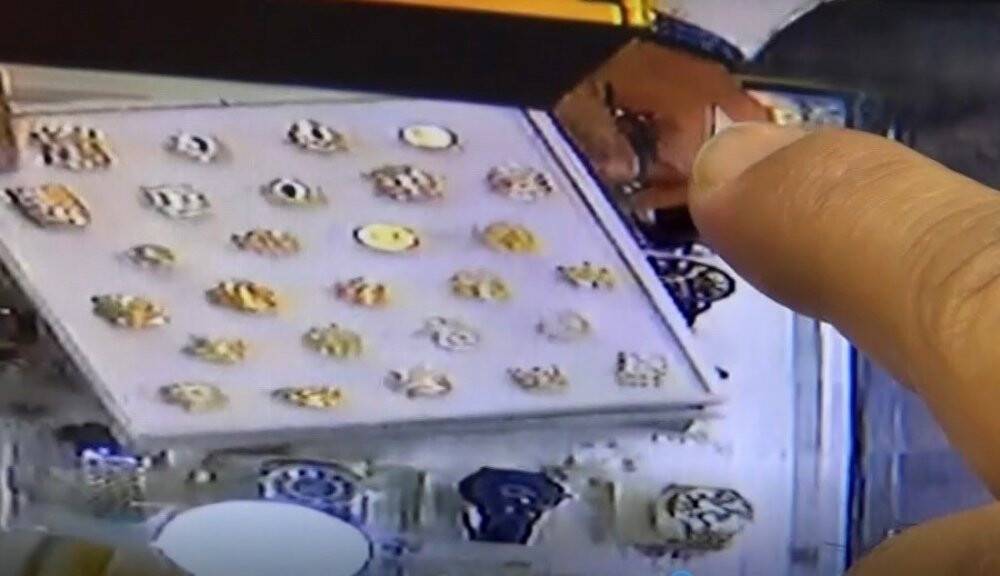 Kuyumcu, kuyumcu tarafından soyuldu