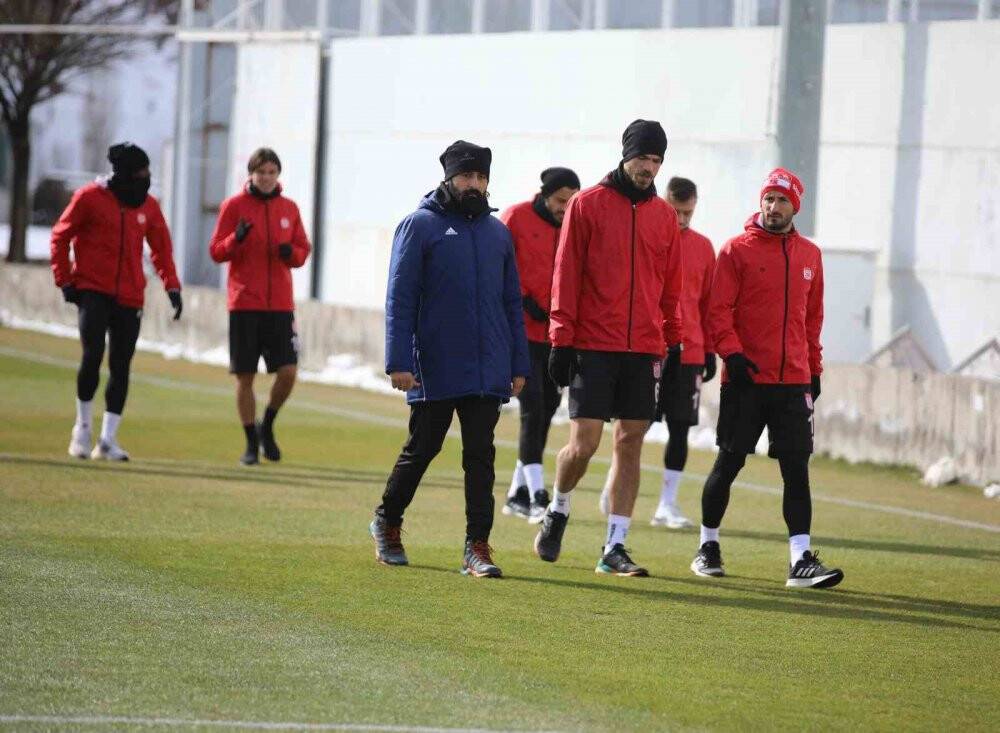 Sivassporun yeni transferi Saiz ilk idmana çıktı