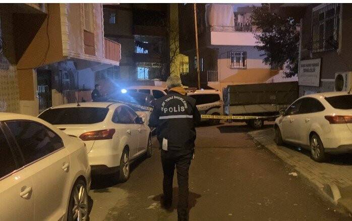 Boşanma aşamasında olduğu eşini sokak ortasında öldürdü