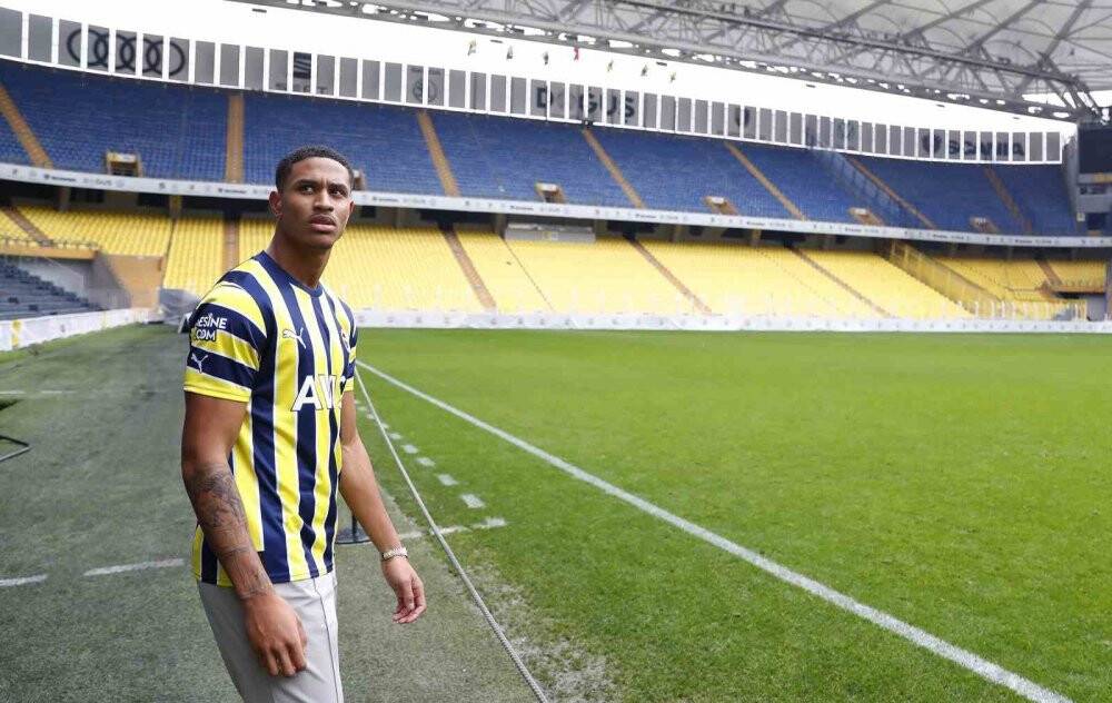 Jayden Oosterwolde resmen Fenerbahçe’de