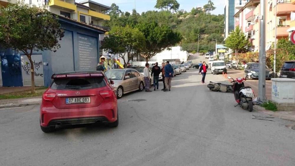 Motokuryeleri kask kurtarıyor