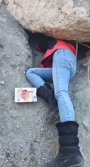 Yıkılan beton blokların arasından kurtarıldılar