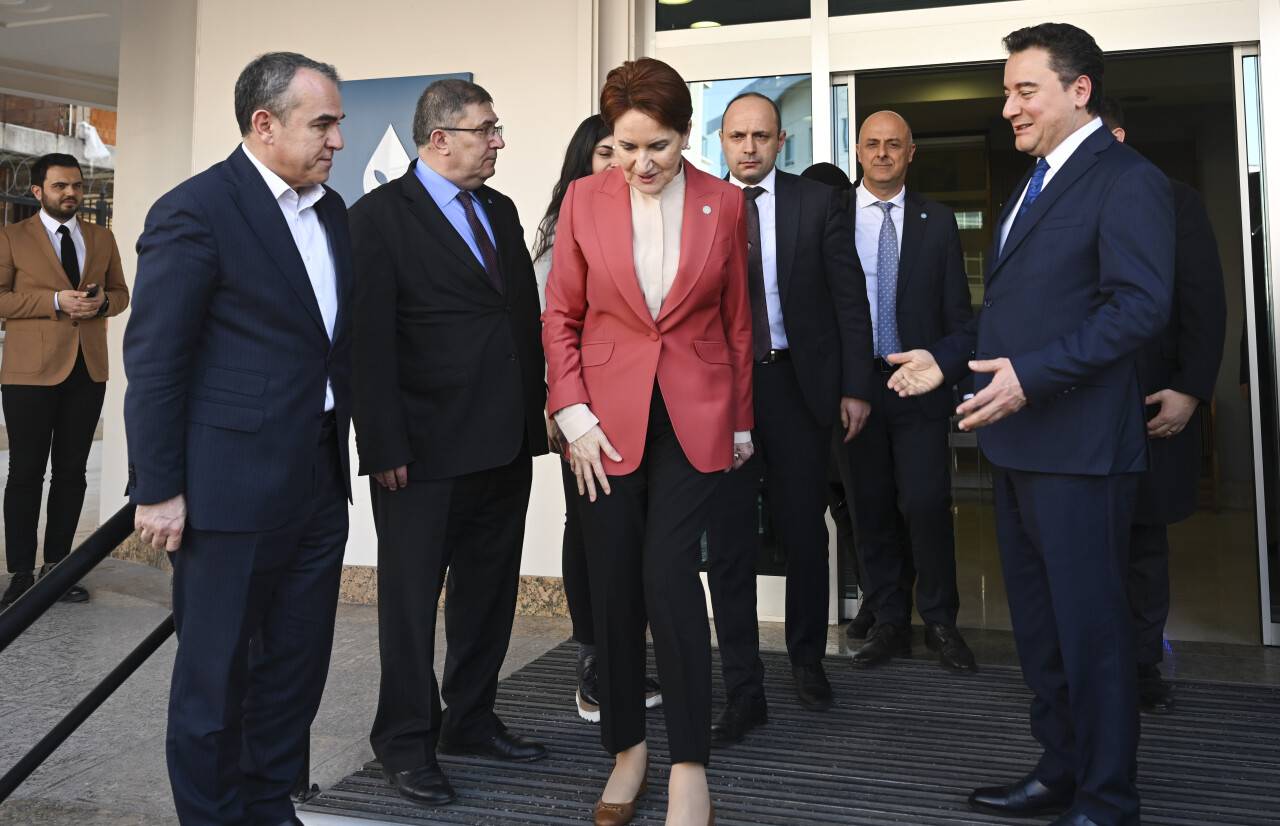 aa-20230123-30068603-30068602-iyi-parti-genel-baskani-aksener-deva-partisi-genel-baskani-babacan-ile-gorustu.jpg