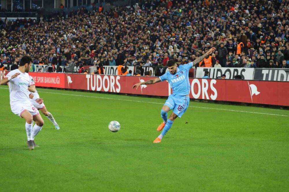 Trabzonspor: 1 - FTA Antalyaspor: 0 (İlk yarı)