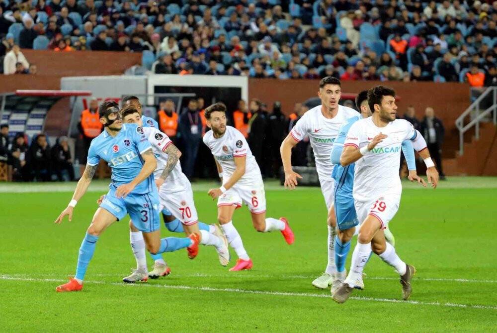 Trabzonspor: 1 - FTA Antalyaspor: 0 (İlk yarı)