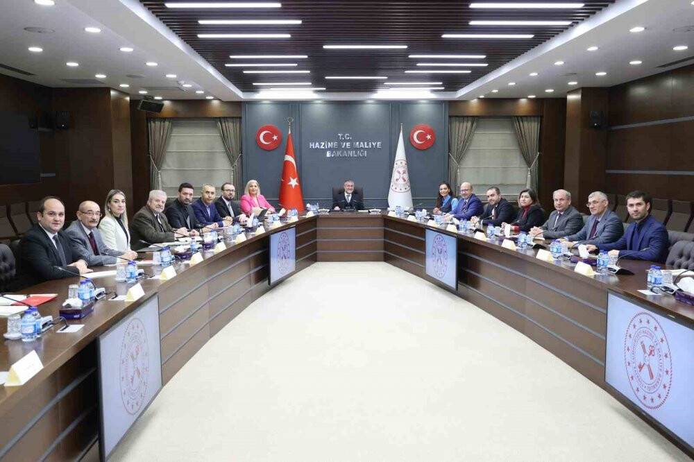 Bakan Nebati'den EYT açıklaması