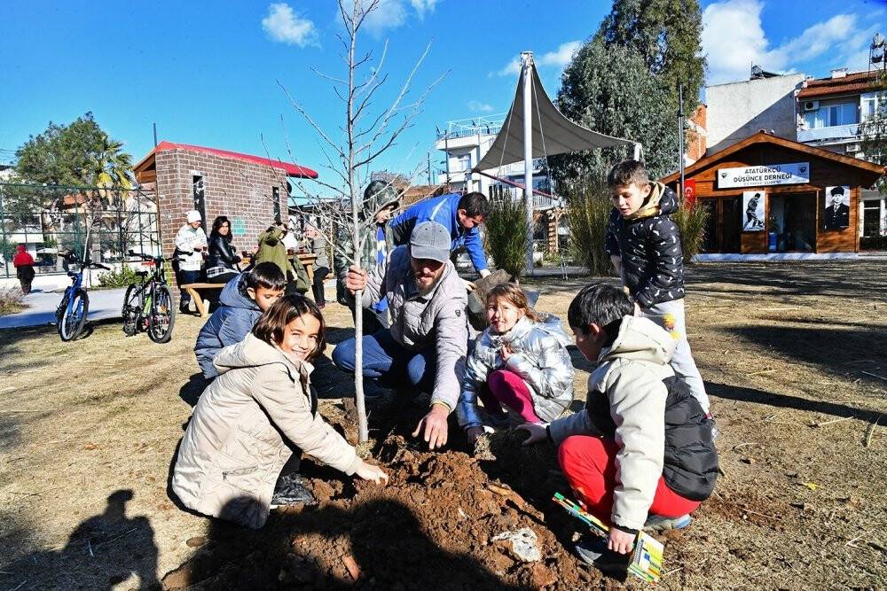 Orman yangınlarına karşı farkındalık oluşturmak için 4 bin kilometre yürüdü