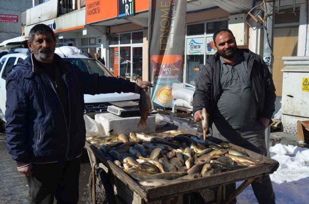 Yağan yağmur balık fiyatlarını düşürdü