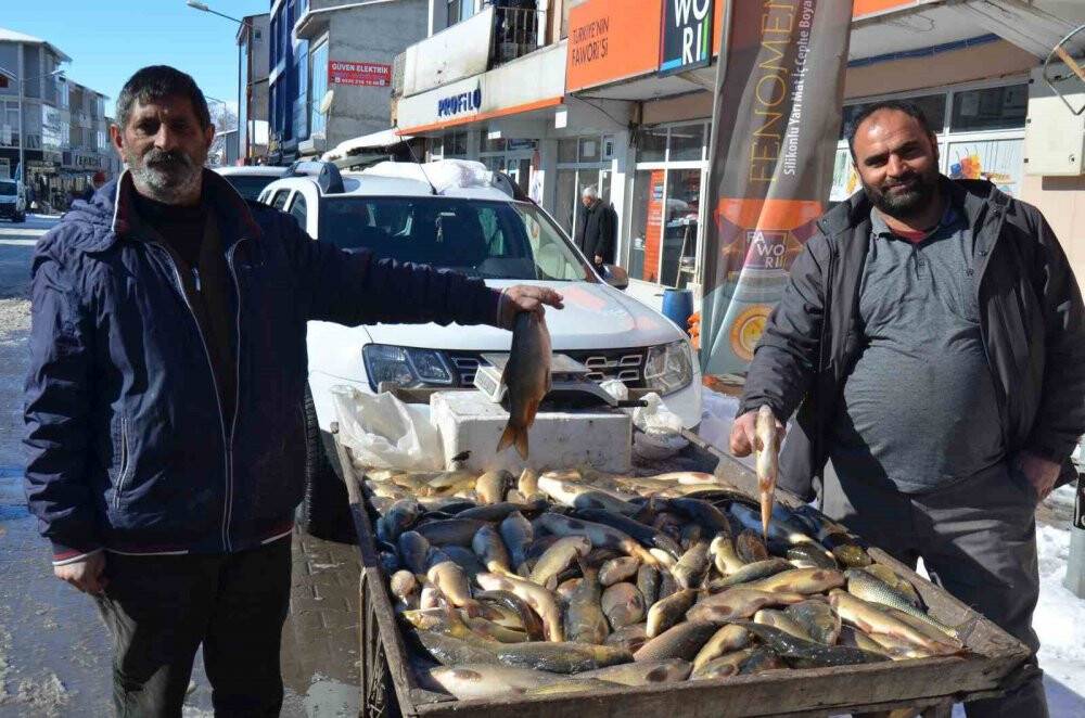 Yağan yağmur balık fiyatlarını düşürdü