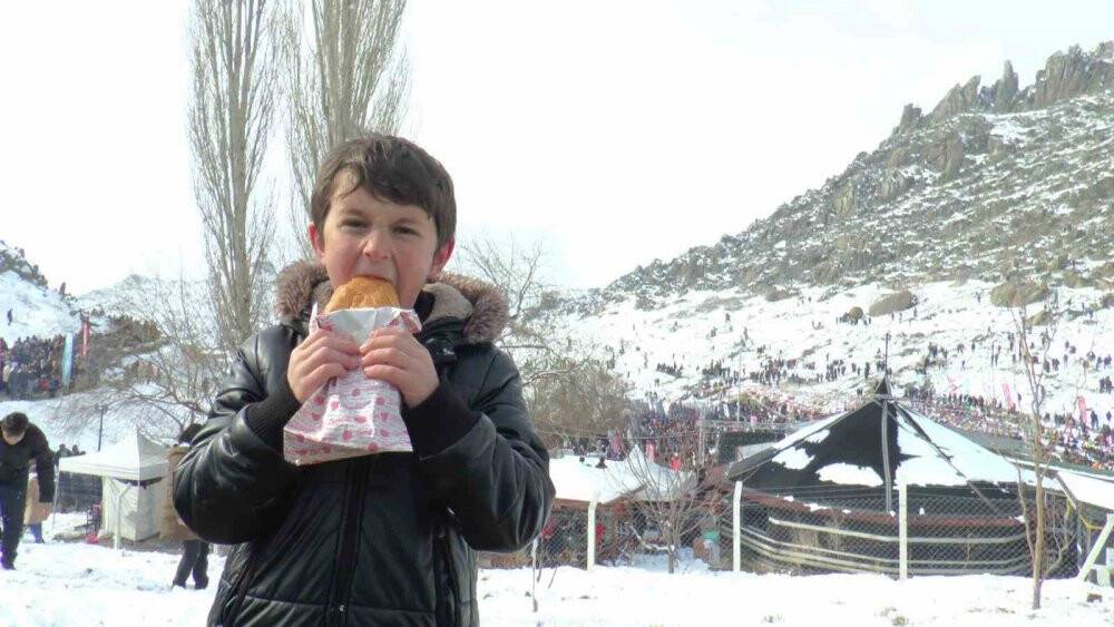 Festivalde 7 buçuk ton sucuk 350 bin kişiye dağıtıldı