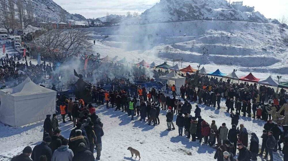 Festivalde 7 buçuk ton sucuk 350 bin kişiye dağıtıldı