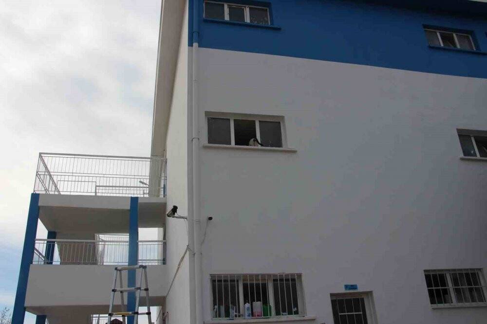 Okulda mahsur kaldı