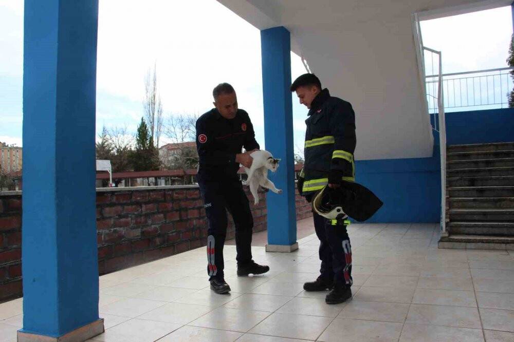 Okulda mahsur kaldı