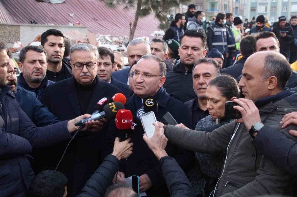 Bozdağ: “478 vatandaşımız hastanelere kaldırıldı, 203’ü taburcu”