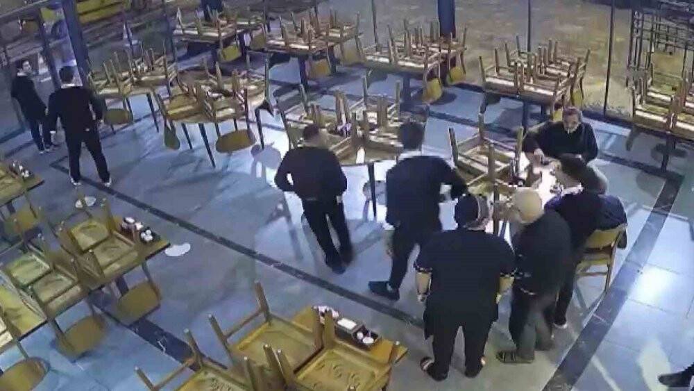 Deprem ve vatandaşların panik anı kamerada