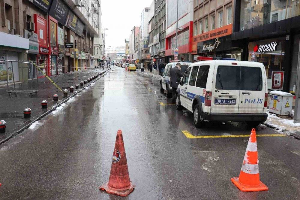 Kayseri’de depremin izleri gün ağarınca belli oldu