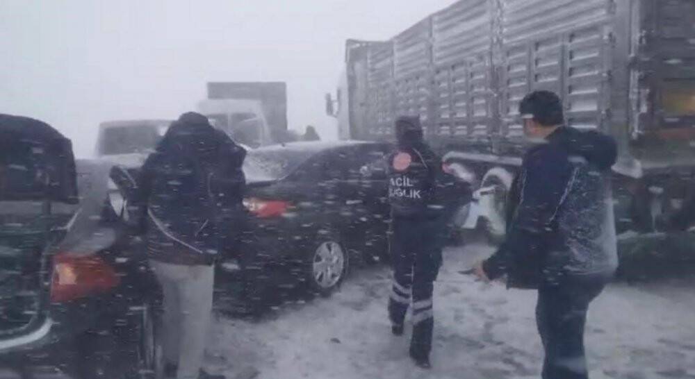 Niğde Otoyolu’nda zincirleme trafik kazası