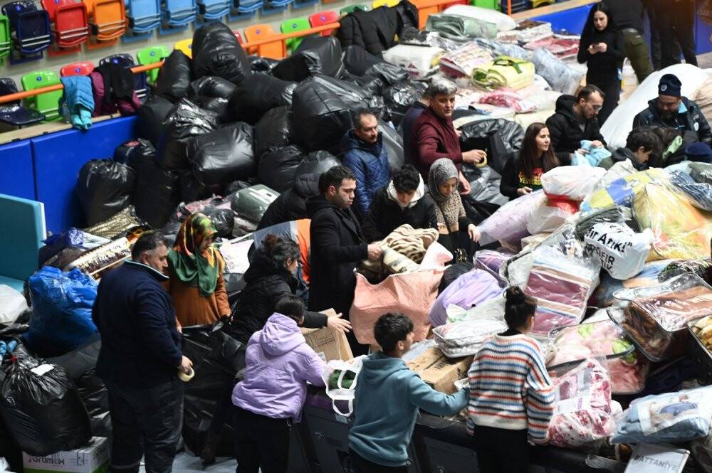 Konyalı vatandaşlardan Hatay’daki deprem bölgesine yardım ve destekler devam ediyor