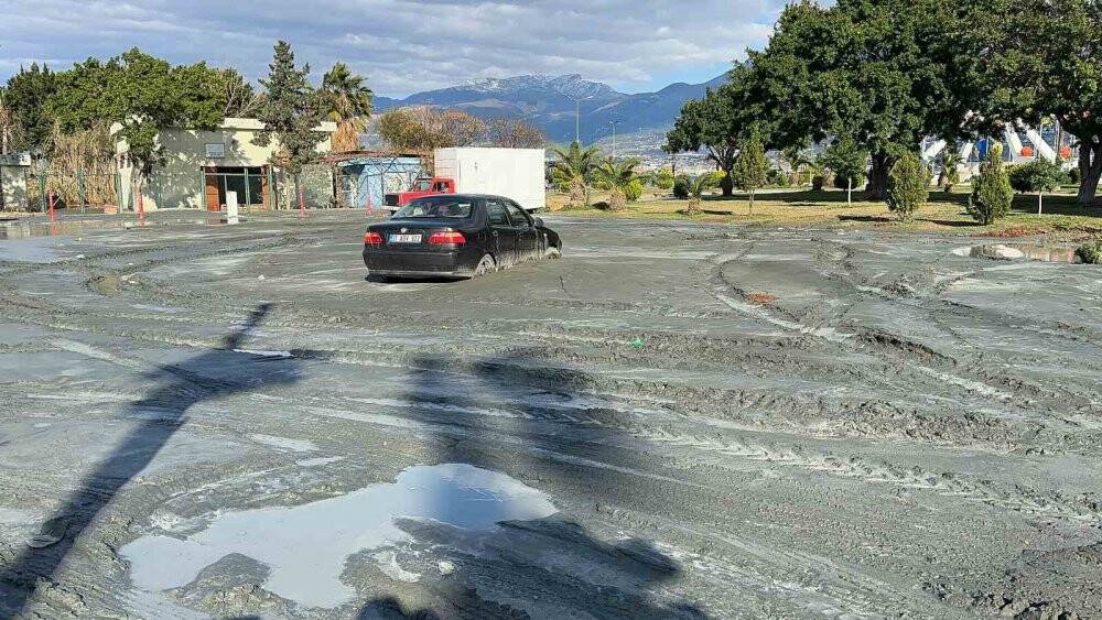 İskenderun’da deniz seviyesi yükseldi, bölge dron ile görüntülendi