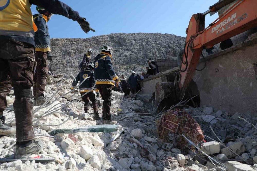 Suriye’de depremdeki can kaybı bin 250’ye ulaştı