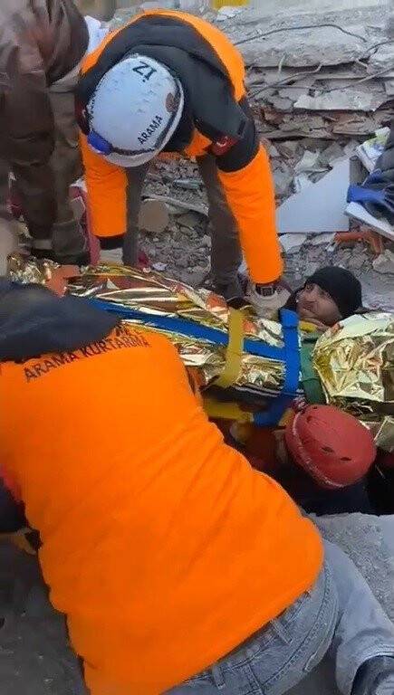 78 saat sonra tekbirlerle çıkarıldı