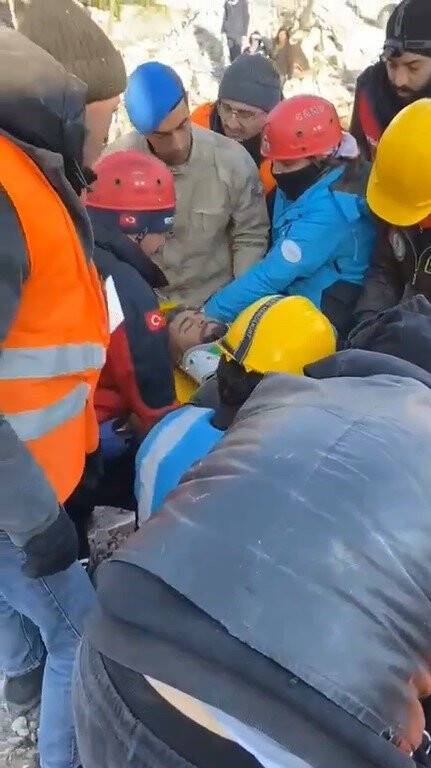 78 saat sonra tekbirlerle çıkarıldı