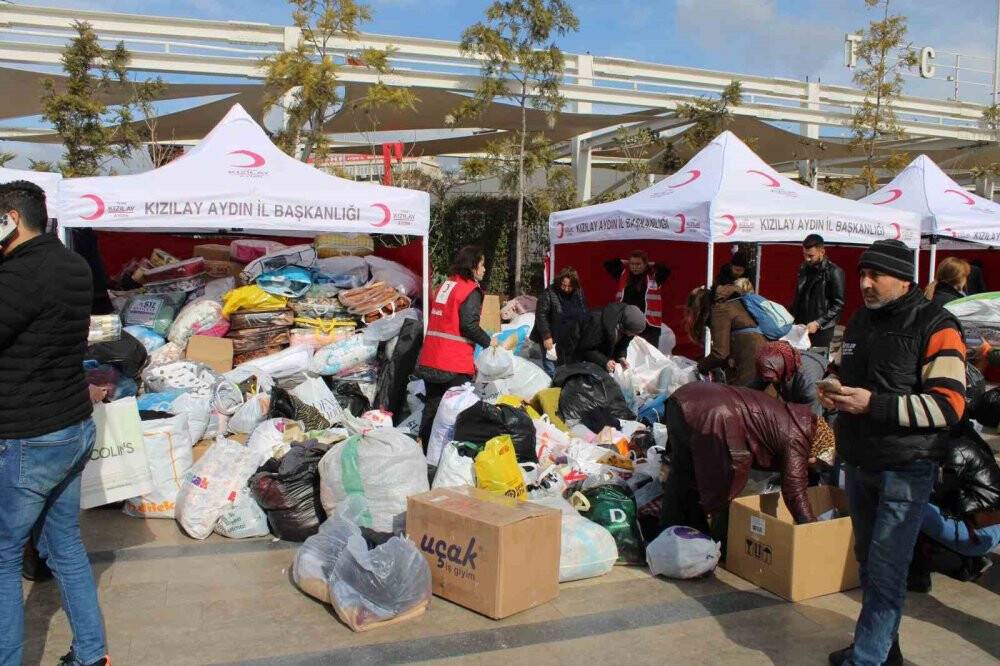 Aydın’dan 138 yardım tırı afet bölgelerine gönderildi