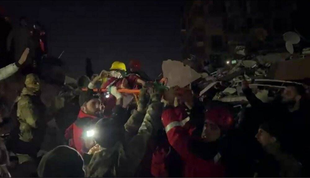 Depremden 61 saat sonra Konya ekibi kurtardı