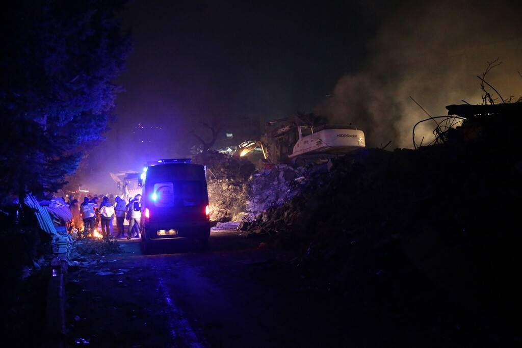 aa-20230209-30242804-30242796-kahramanmaras-merkezli-deprem.jpg