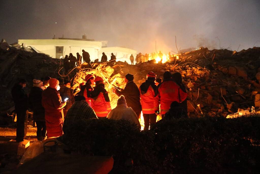 aa-20230209-30242804-30242800-kahramanmaras-merkezli-deprem.jpg