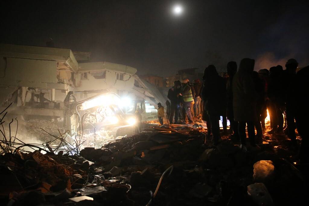aa-20230209-30242804-30242802-kahramanmaras-merkezli-deprem.jpg