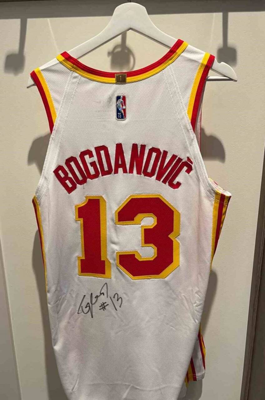 Bogdanovic ve Vesely’nin formaları destek için satışta