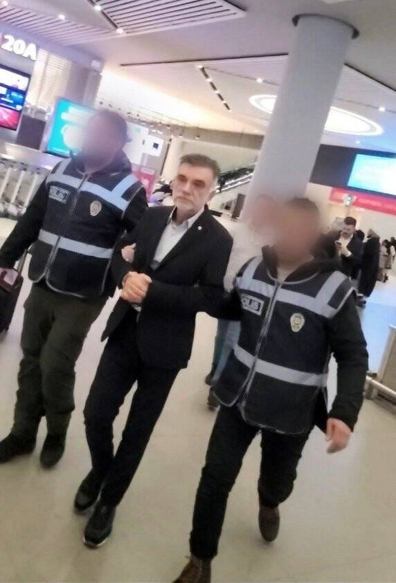 Hatay’daki Rönesans Rezidans İnşaat’ın müteahhidi paralarla kaçarken yakalandı