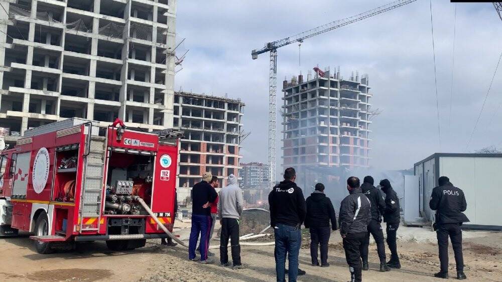 İşçilerin kaldığı 32 yataklı konteyner ev alev alev yandı