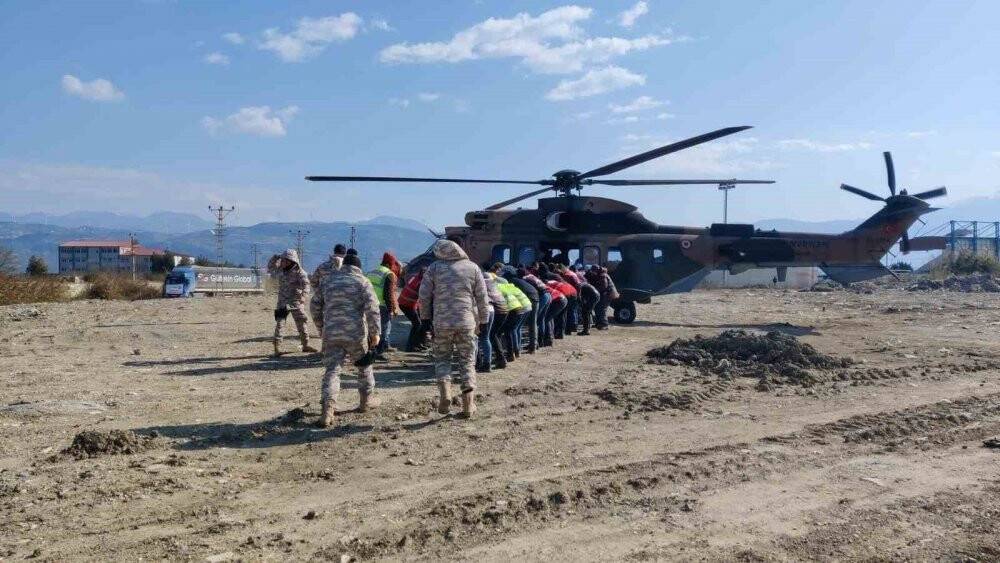 Kızılay gönüllüleri milletin yanında