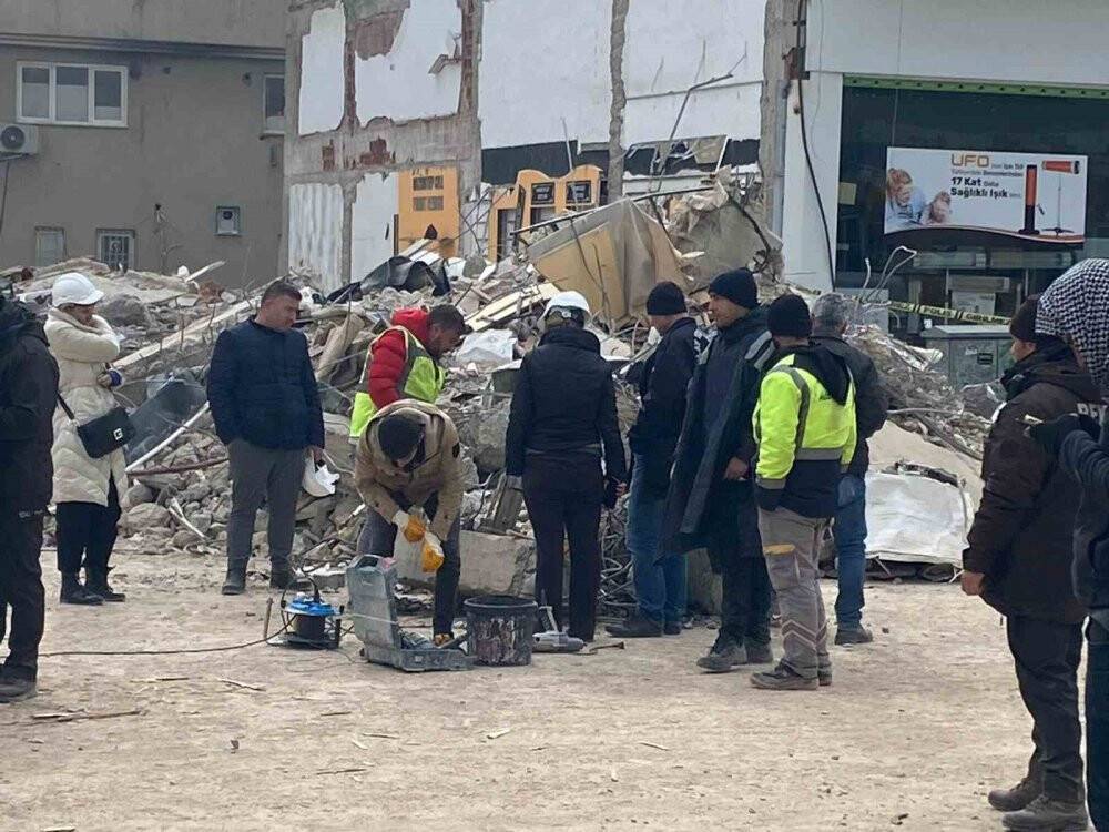 Kolonlarının kesildiği iddia edilen binada savcılık incelemesi