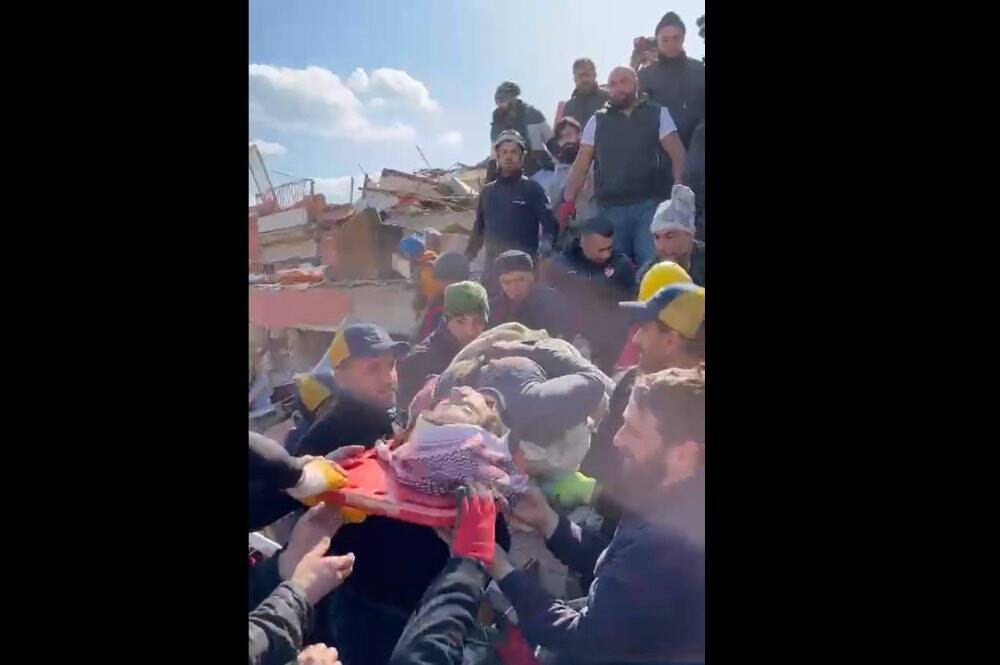 Öğretmenler 12 kişiyi kurtardı