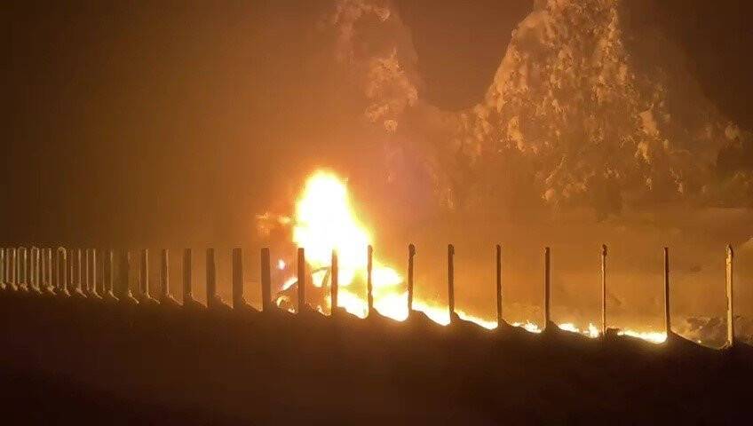 Seyir halindeki otomobil alev alev yandı