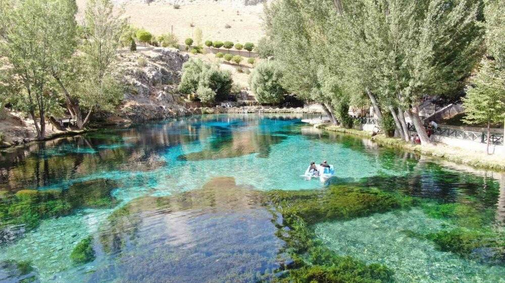 Dünyanın en berrak göllerinden biriydi, deprem sonrası çamura bulandı
