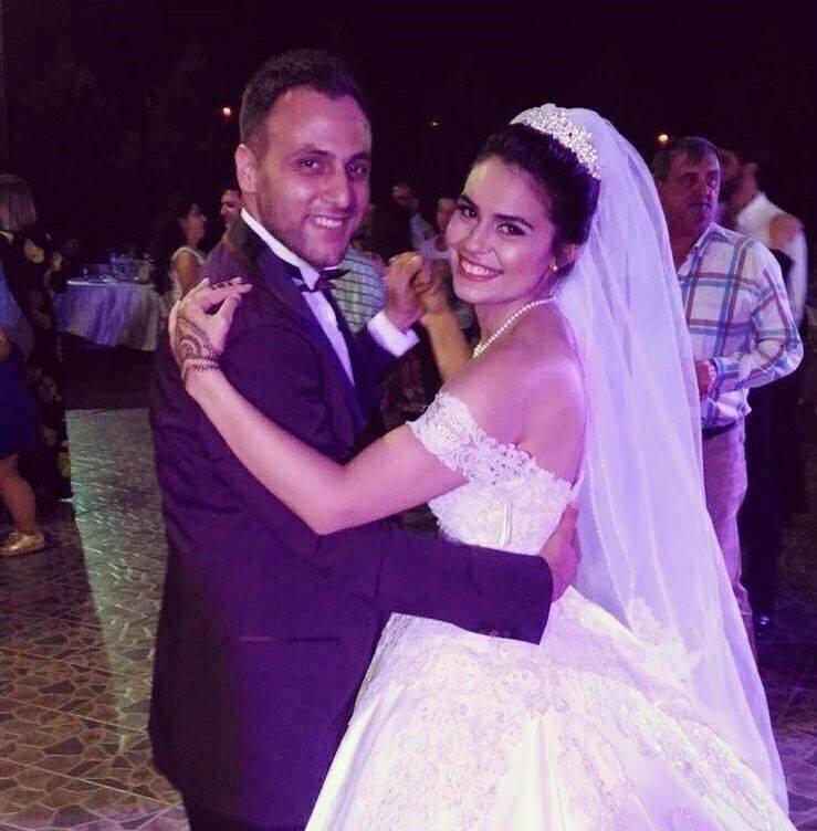 Depremde bu fotoğrafta bulunan sadece bir kişi hayatta kaldı