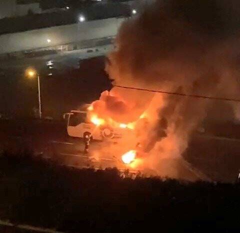 Kocaeli’de yolcu otobüsü alev alev yandı