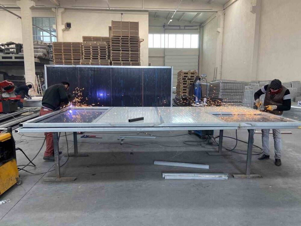 Konyalı sanayi ustalarından depremzedelere yardım