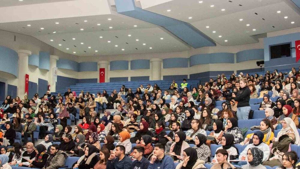 SÜ’de gönüllülere eğitim