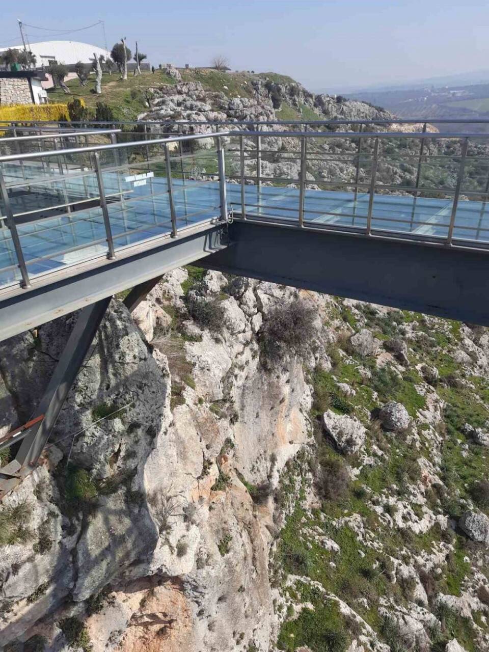 Cam teras büyük depremlere rağmen  zarar görmedi