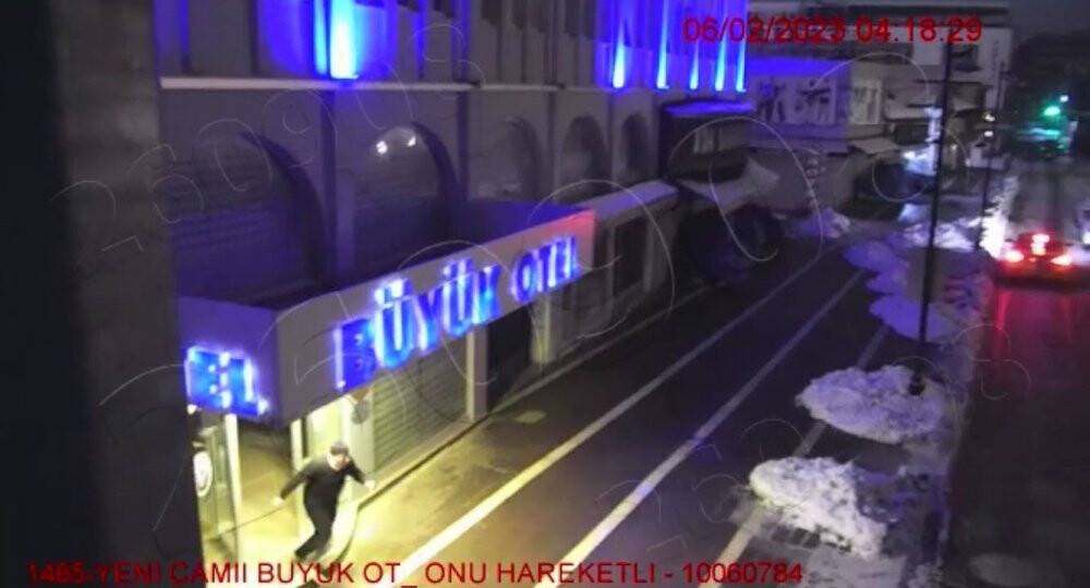 Asrın felaketinde binaların ardı ardına yıkıldığı yeni görüntüler ortaya çıktı