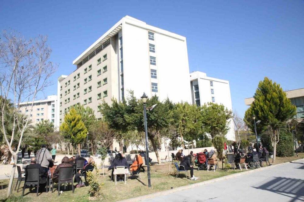 Mersin 200 bin depremzedeyi ağırlıyor